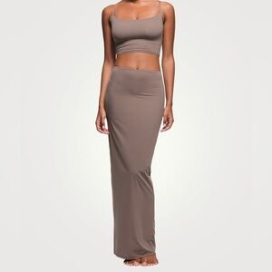 SKIMS Fits Everybody Maxi Skirt in size 2X.